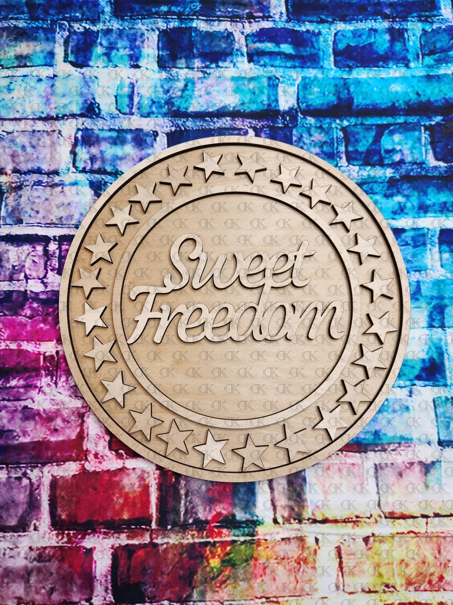 24 Stars Layered Round